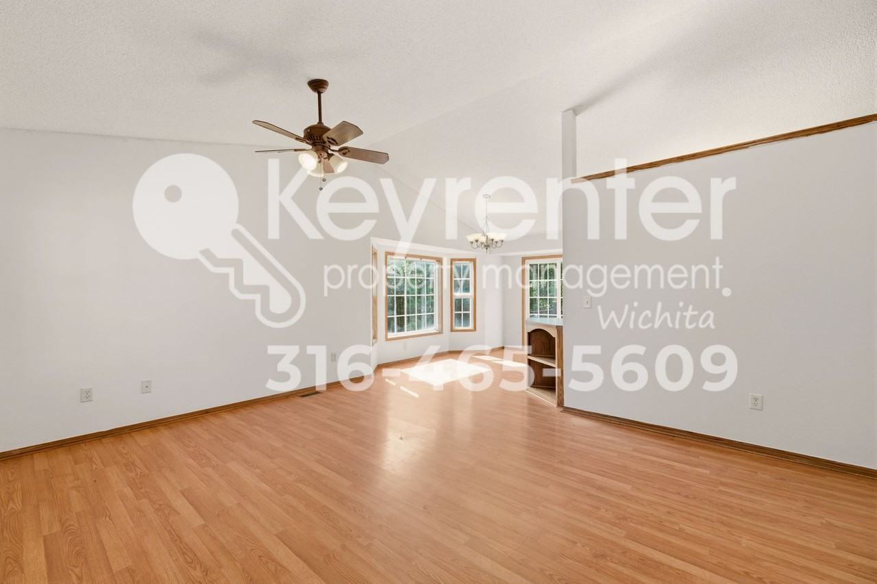 827 S Sunset Cir - Photo 4 of 18
