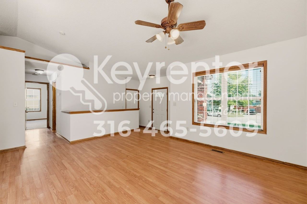827 S Sunset Cir - Photo 5 of 18
