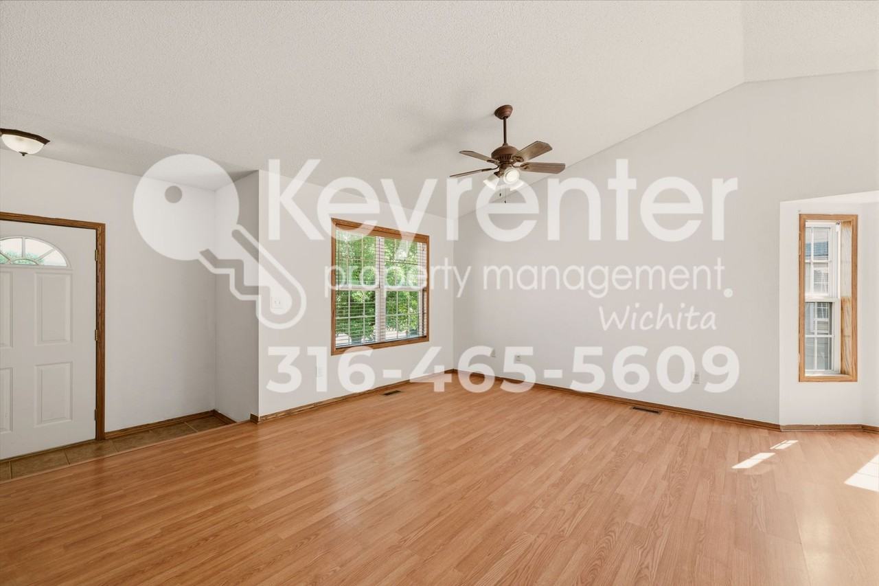 827 S Sunset Cir - Photo 6 of 18