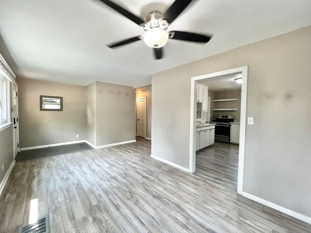 704 Welch Ave - Photo 2 of 15