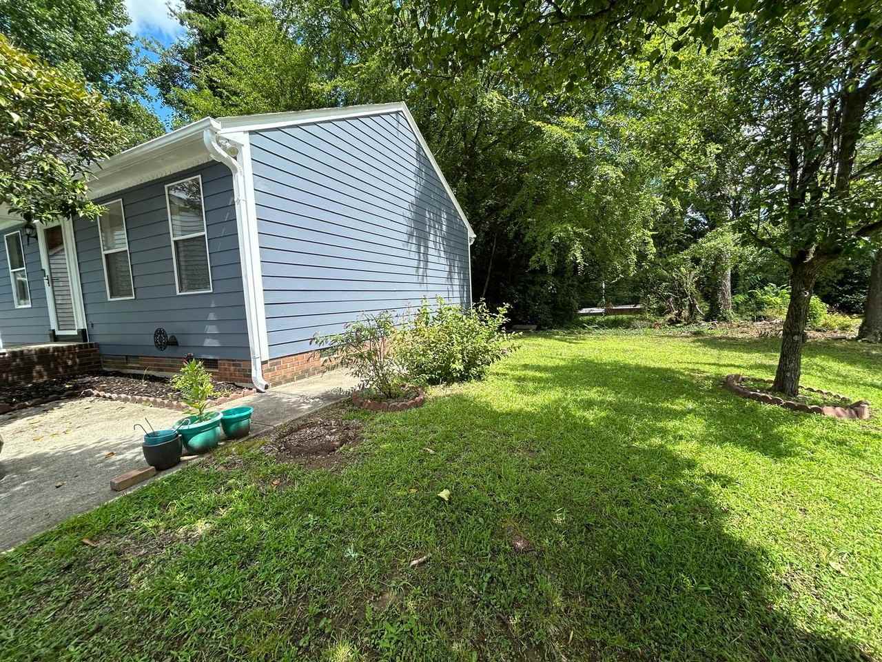 808 Circle Dr - Photo 2 of 14