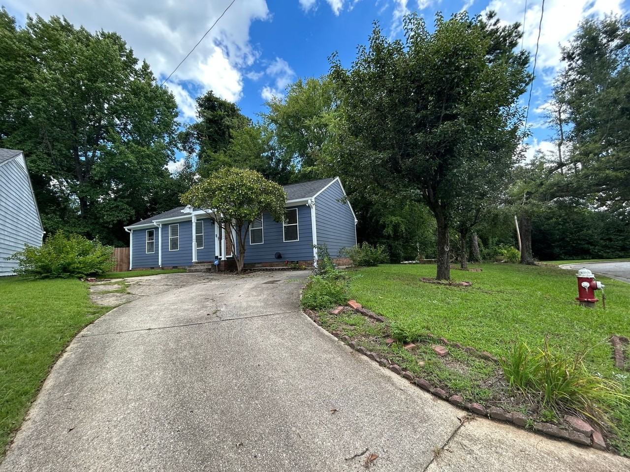 808 Circle Dr - Photo 3 of 14