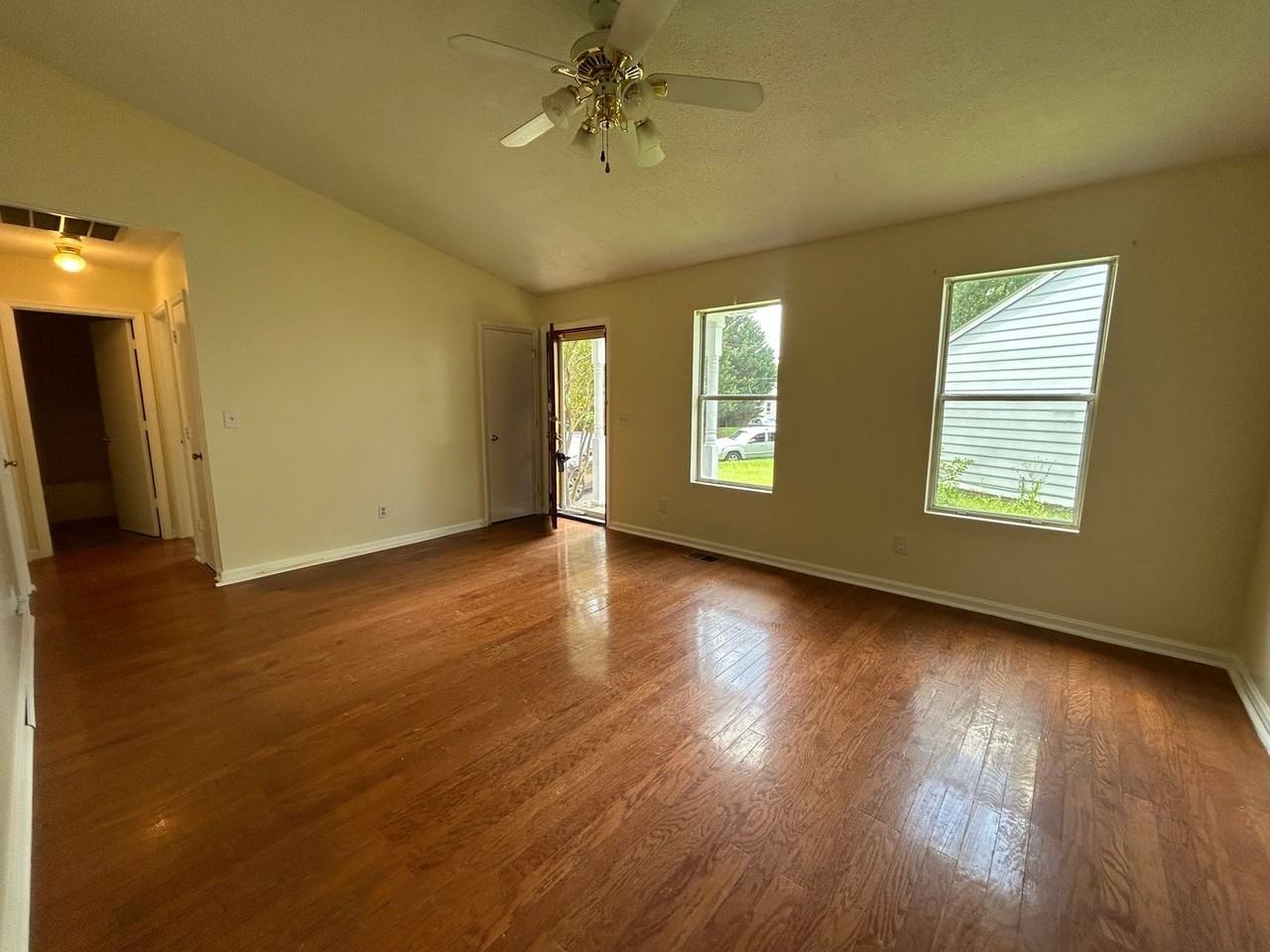 808 Circle Dr - Photo 5 of 14