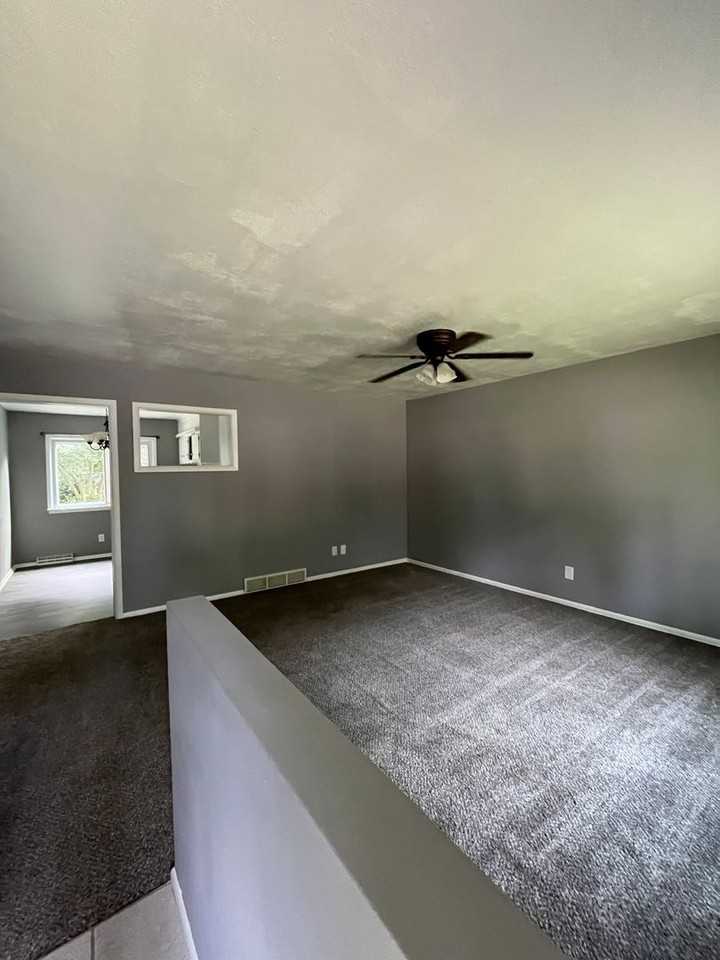 1103 E Willow Dr - Photo 3 of 15