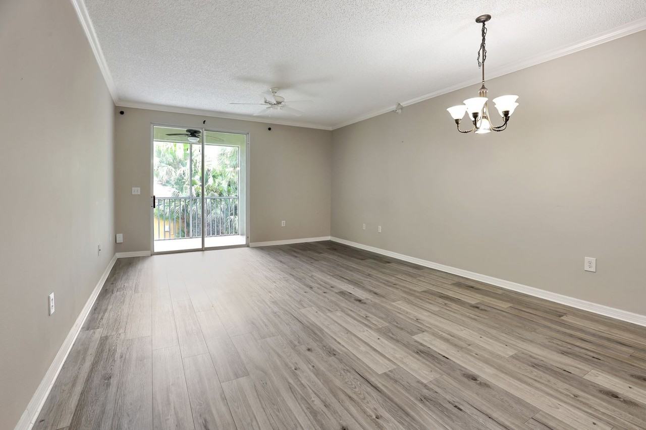 5700 Bentgrass Dr - Photo 5 of 37