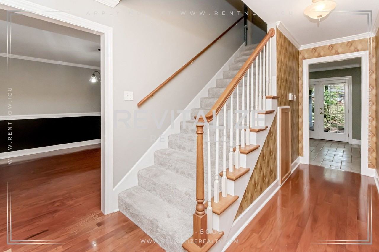 2949 Cloverland Ct - Photo 7 of 43