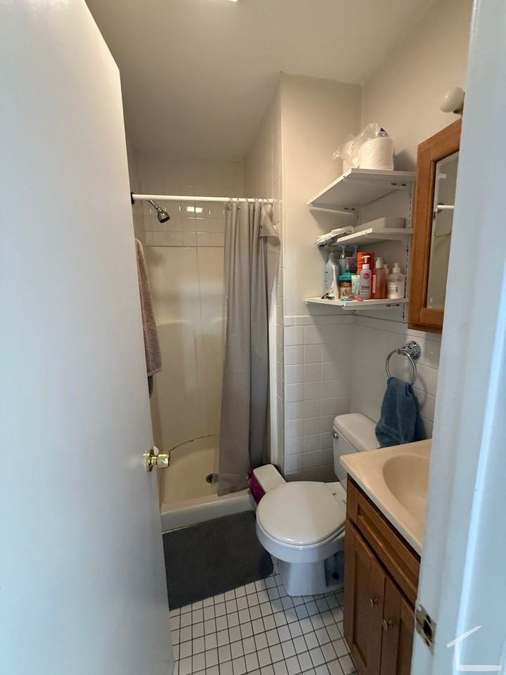 21 Park Vale Ave - Photo 7 of 17