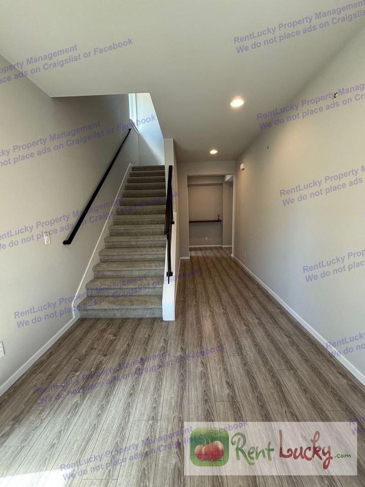 2812 162nd Avenue Ct E - Photo 2 of 39