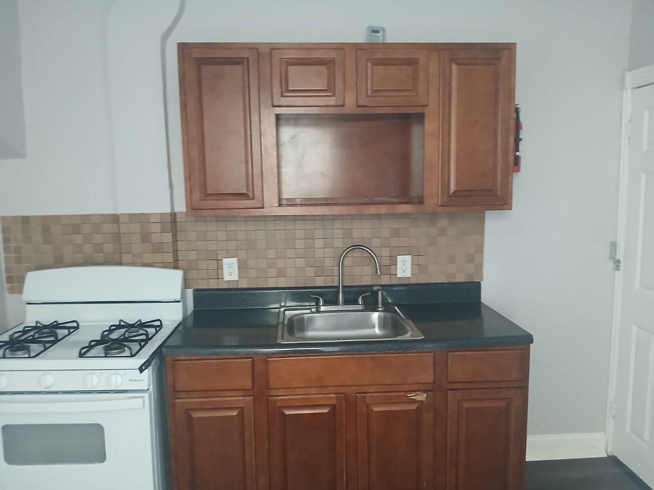 1332 N Hobart St #NA - Photo 7 of 20