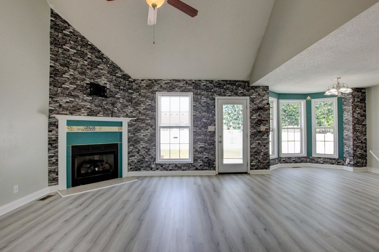3660 S Naples Ct - Photo 3 of 22