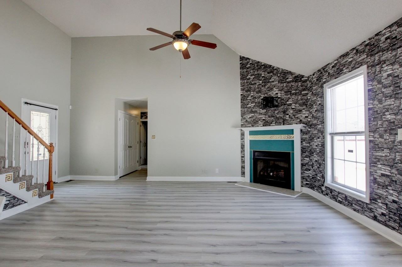 3660 S Naples Ct - Photo 4 of 22