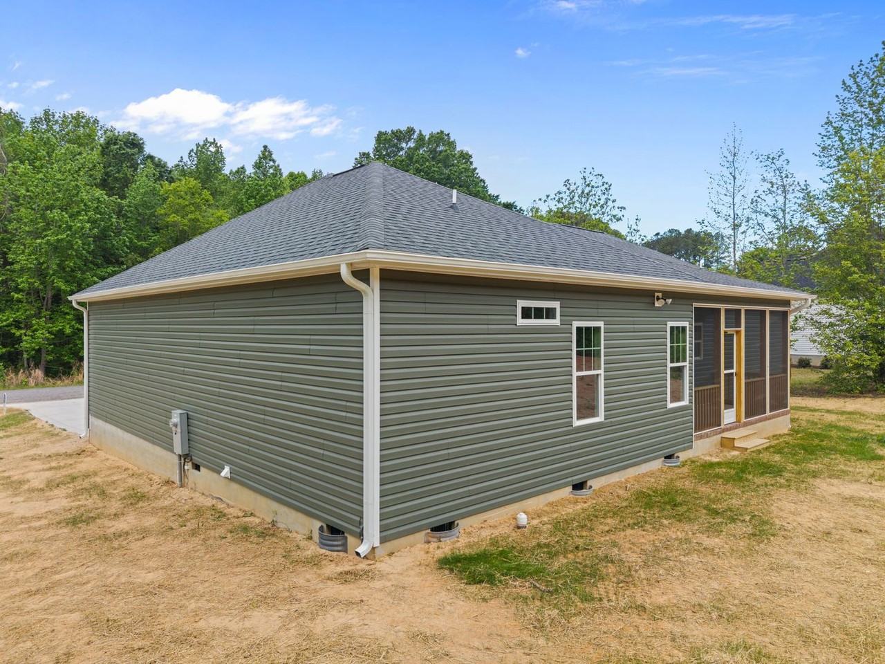 55 Leisure Ln - Photo 6 of 32