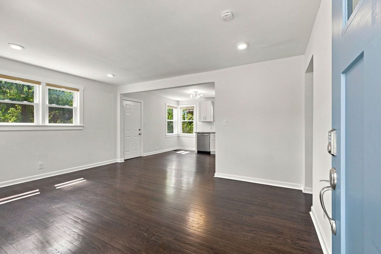 800 Oak St - Photo 4 of 24