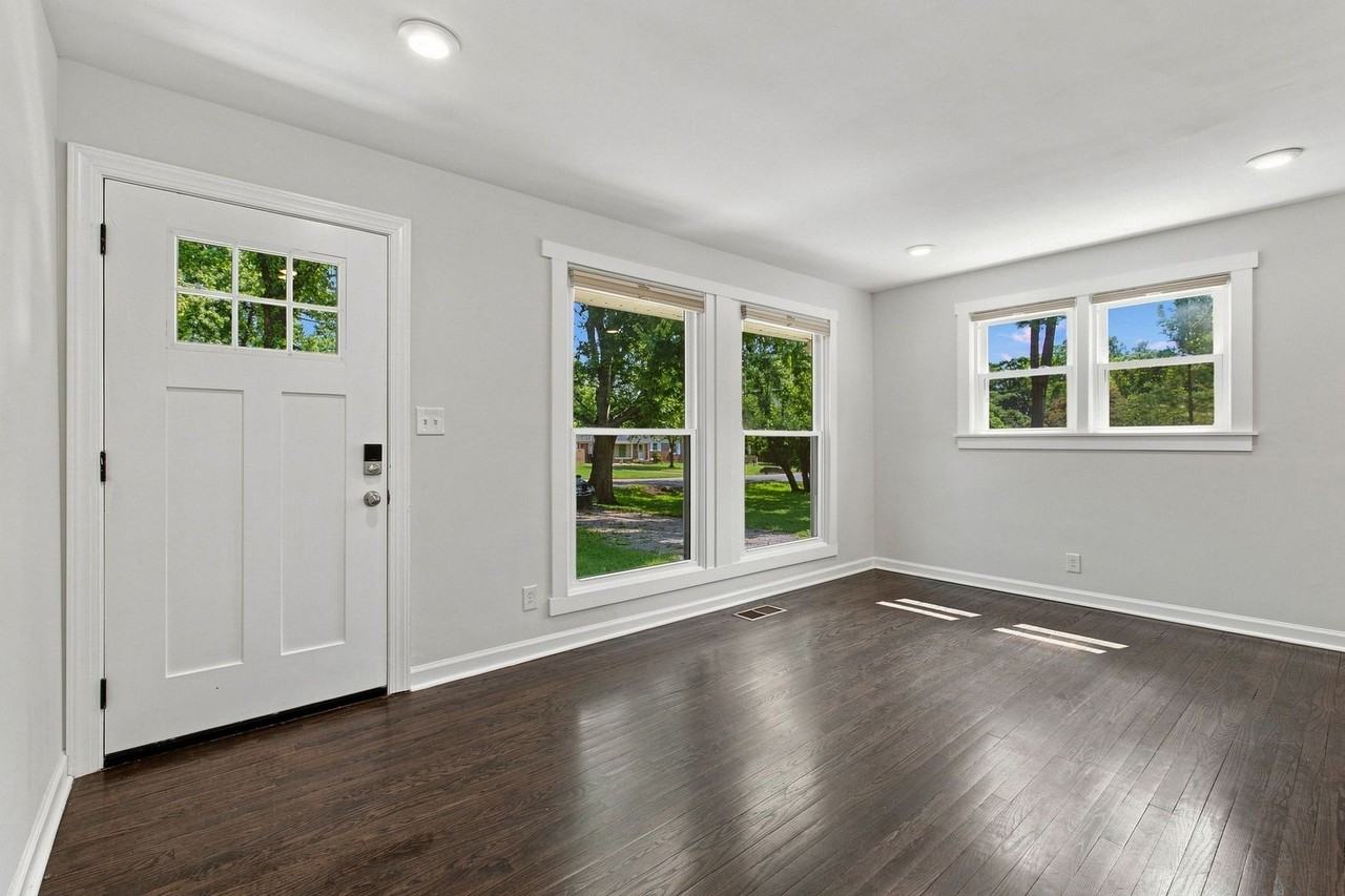 800 Oak St - Photo 5 of 24