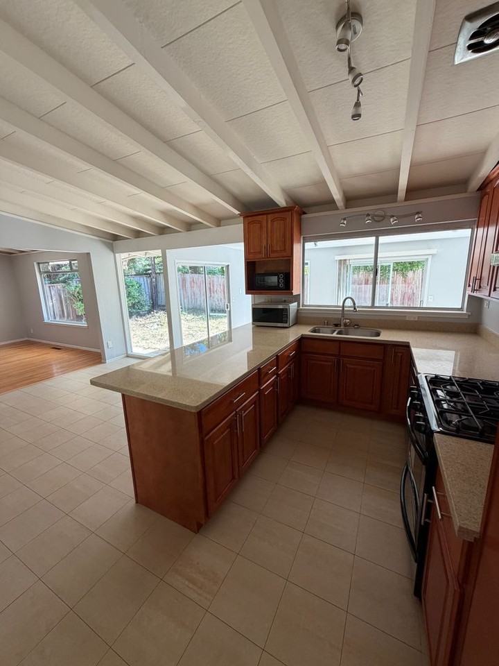 3630 Lupine Ave - Photo 6 of 29