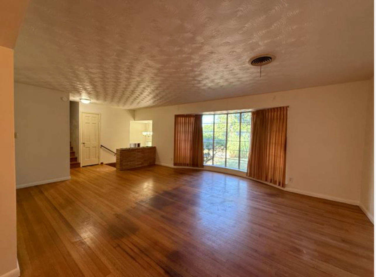 2834 Ava Ln - Photo 3 of 12