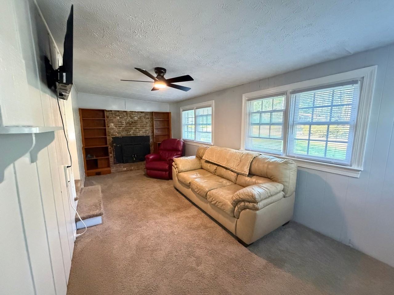 12 Martin Ln - Photo 3 of 12