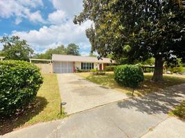 featured image of 924 Stoneykirk Dr