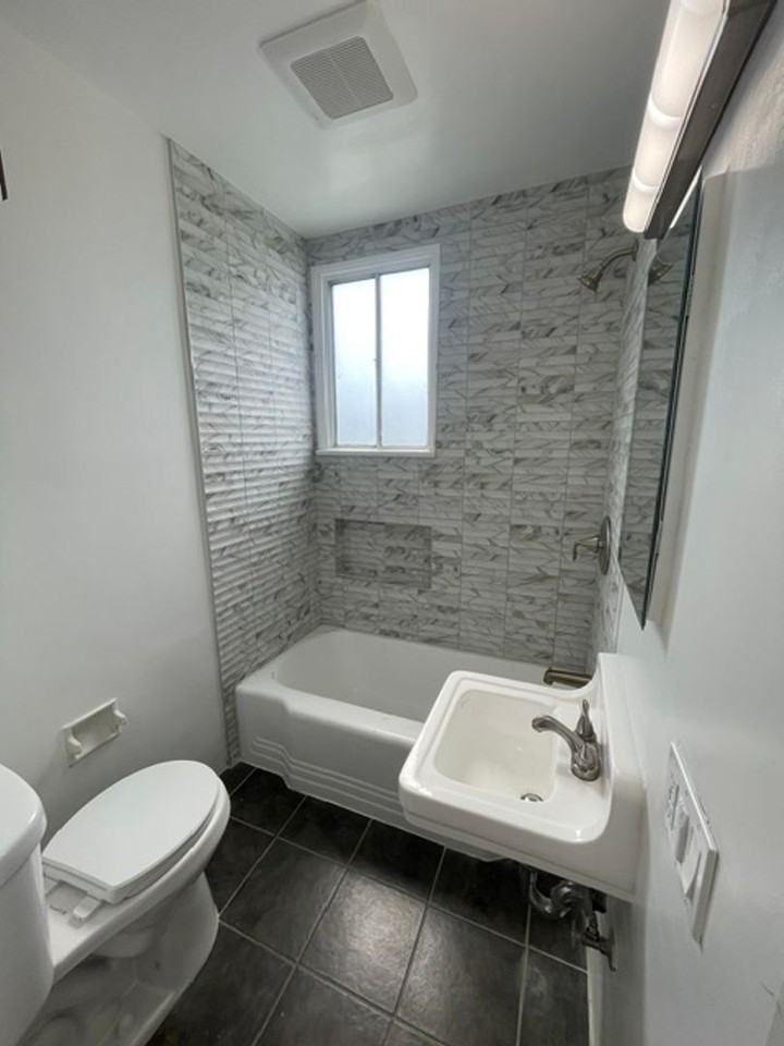 2000 Lincoln Blvd - Photo 4 of 15