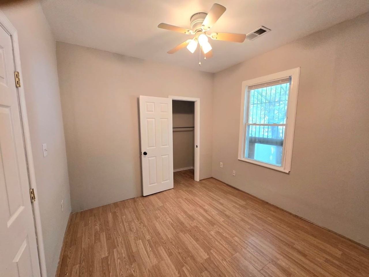 809 Eastern Ave - Photo 5 of 17