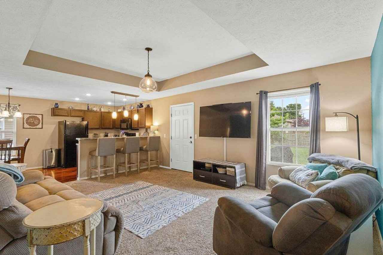 4101 N Thistle Dr - Photo 3 of 13