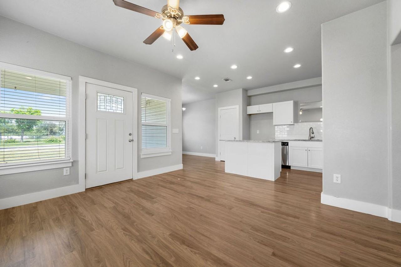 3510 Cactus Trl - Photo 6 of 21