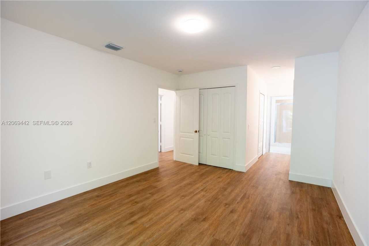 9124 Sw 156th Ct - Photo 5 of 13