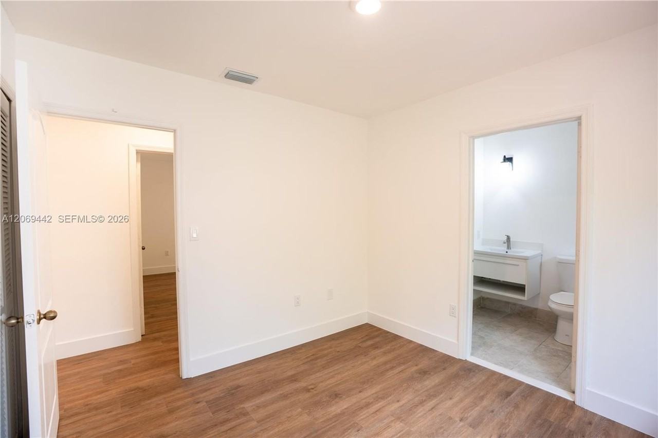 9124 Sw 156th Ct - Photo 7 of 13