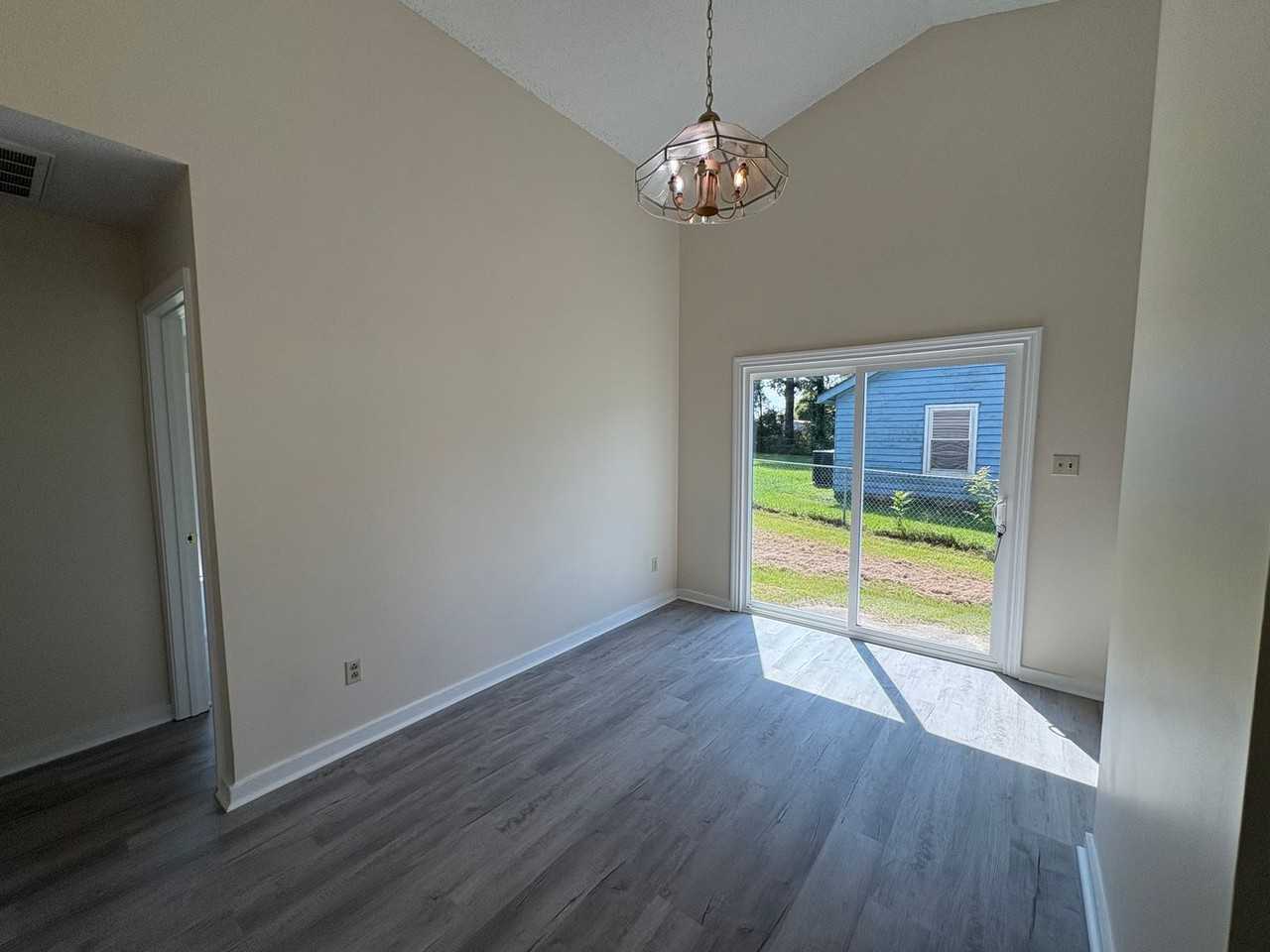 3706 Dovefield Ct - Photo 3 of 13