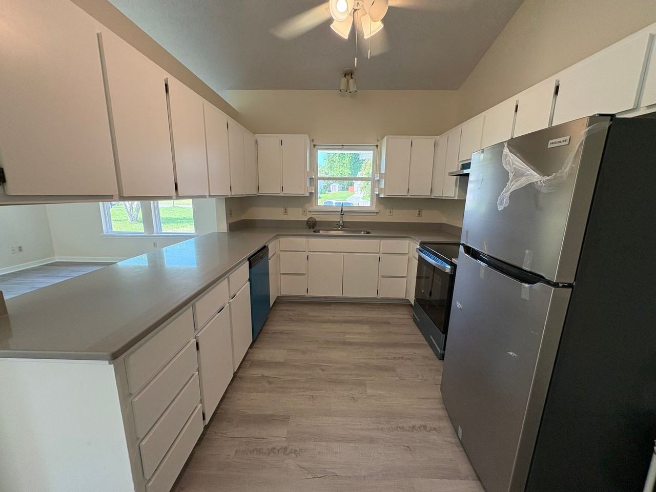 3706 Dovefield Ct - Photo 4 of 13