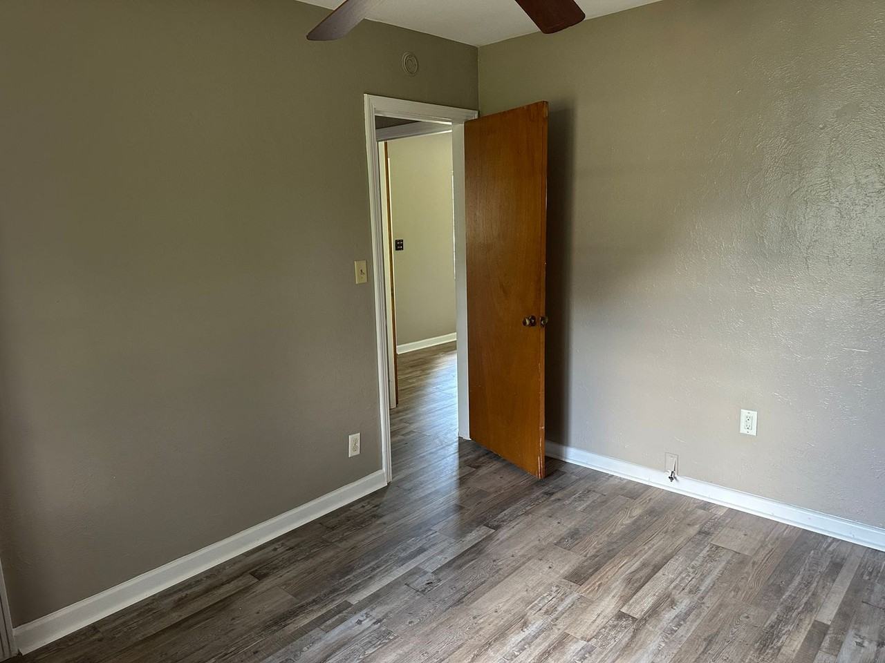 404 Louis St - Photo 6 of 10