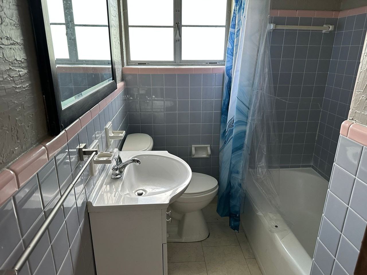 404 Louis St - Photo 7 of 10
