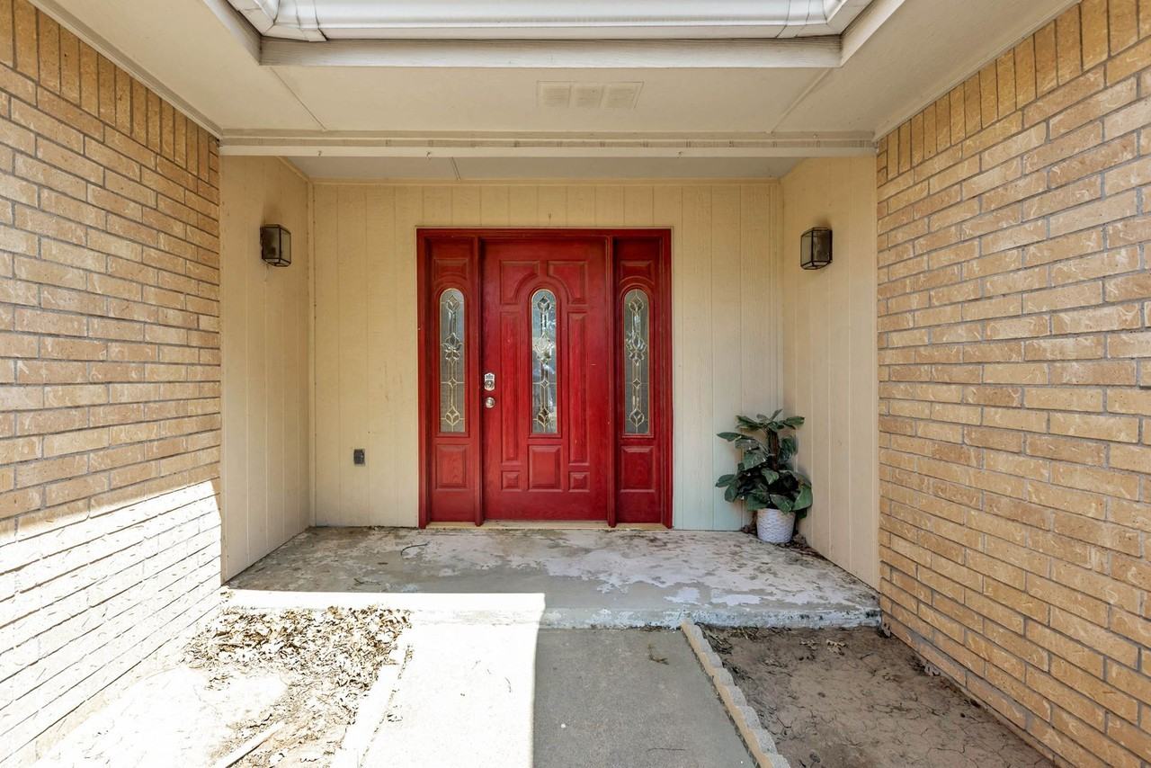 6935 Amber Dr - Photo 4 of 27