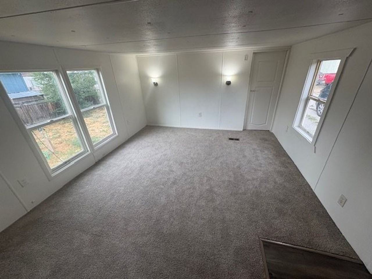 595 Chickadee Dr - Photo 2 of 20