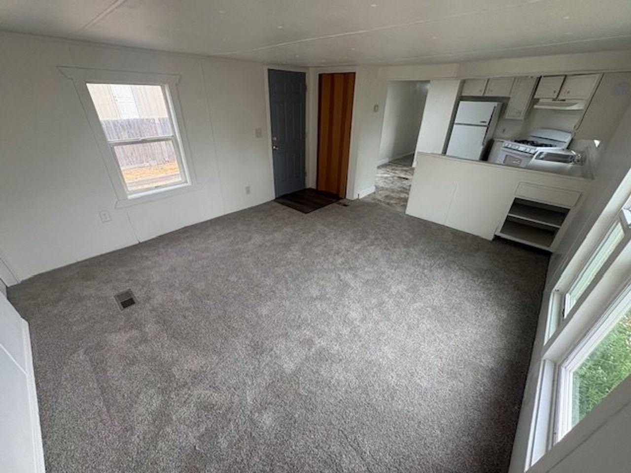 595 Chickadee Dr - Photo 4 of 20