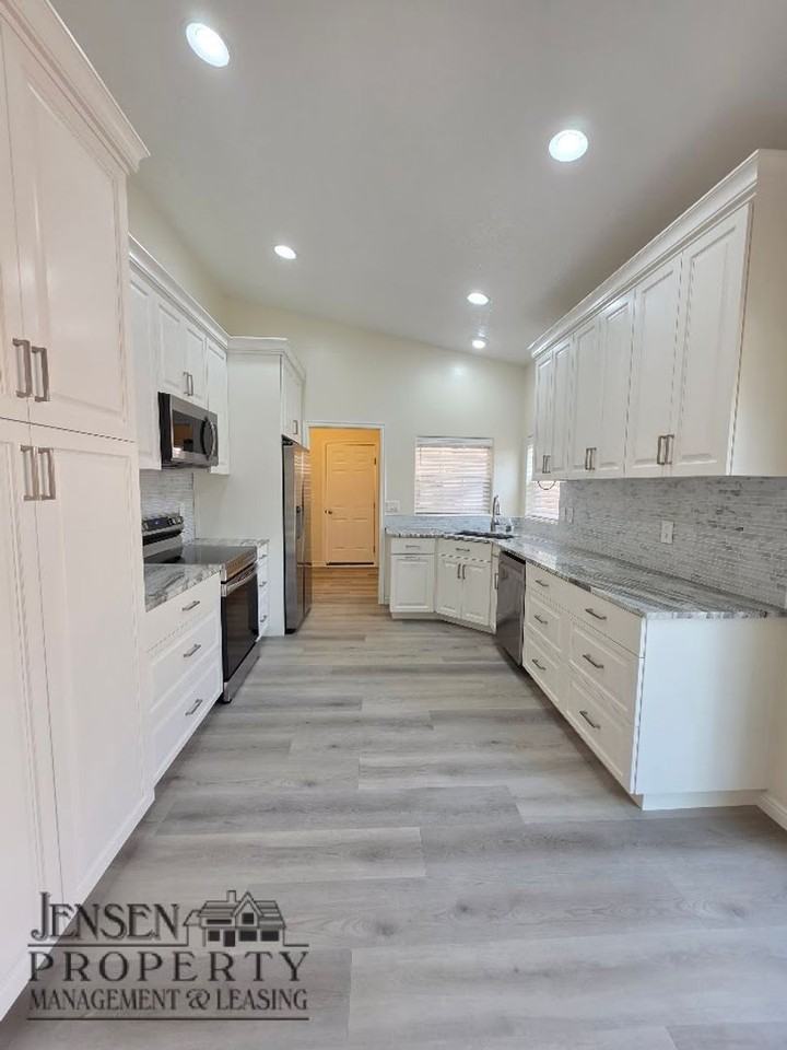 2055 E 180 South Cir - Photo 7 of 29
