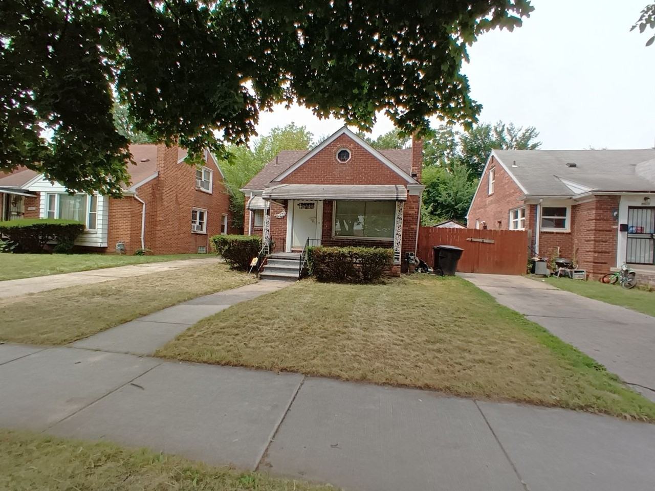 15421 Stout St - Photo 2 of 32