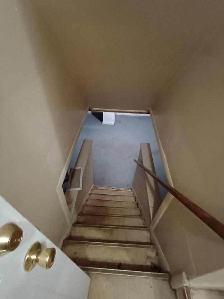 15421 Stout St - Photo 7 of 32