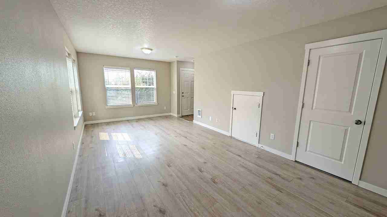 2825 Pacific Ave #I - Photo 5 of 16