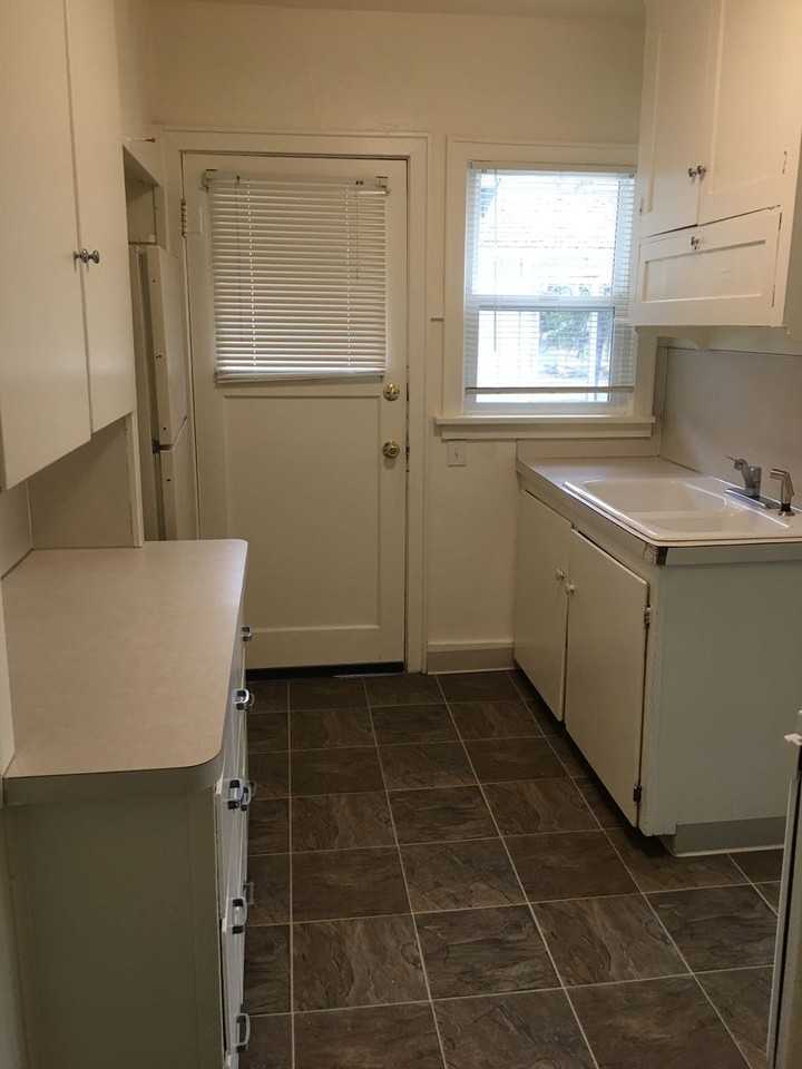 1753 Villard St - Photo 4 of 10