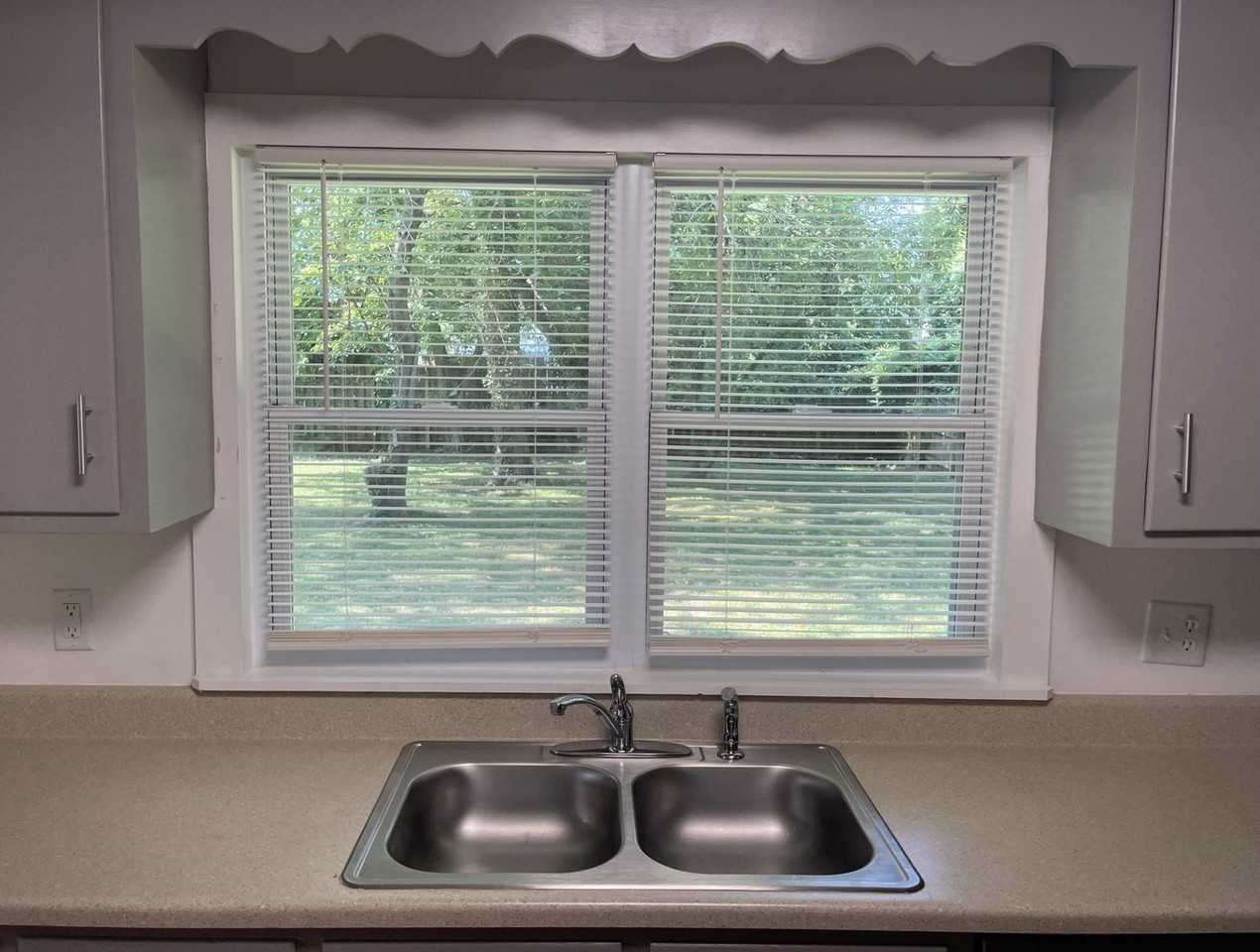 107 Caran Rd - Photo 3 of 32