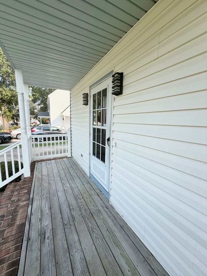 2421 Sexton Rd - Photo 3 of 37