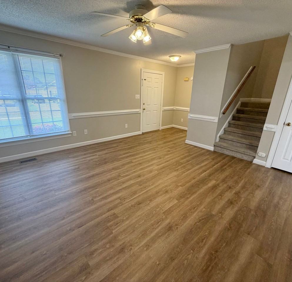 2421 Sexton Rd - Photo 7 of 37