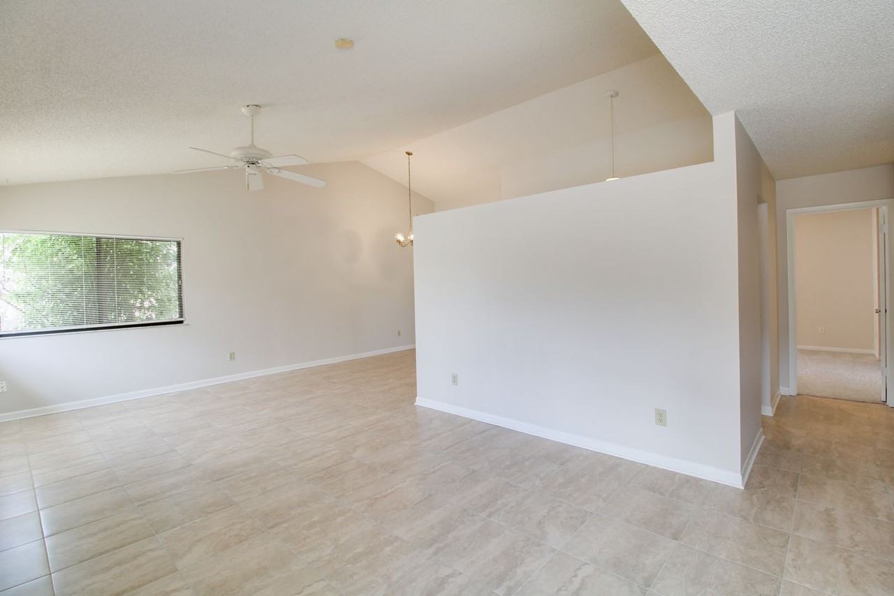 754 Forest St - Photo 5 of 18
