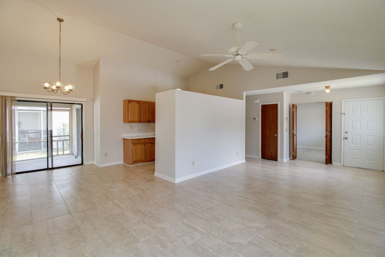 754 Forest St - Photo 6 of 18