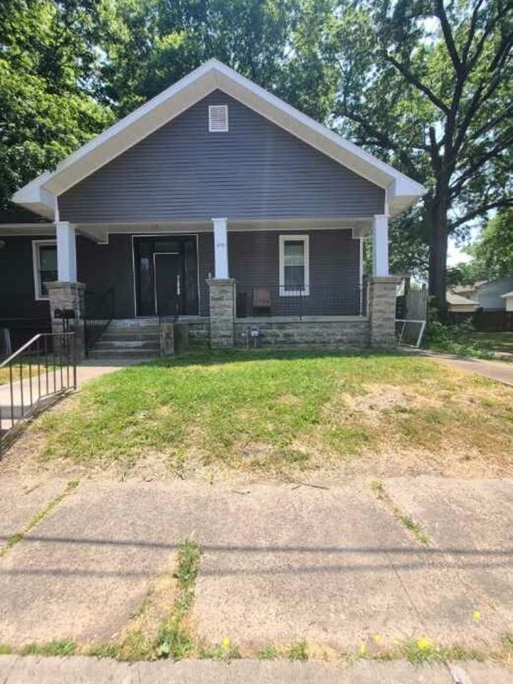 213 Taylor Ave - Photo 2 of 24