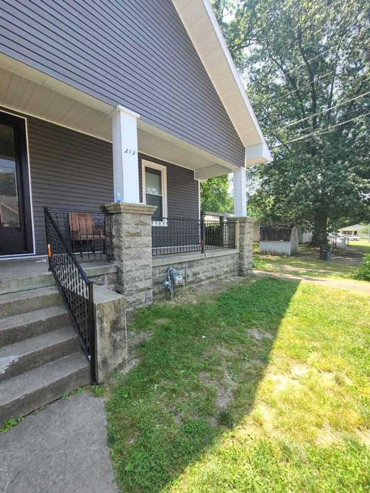 213 Taylor Ave - Photo 3 of 24