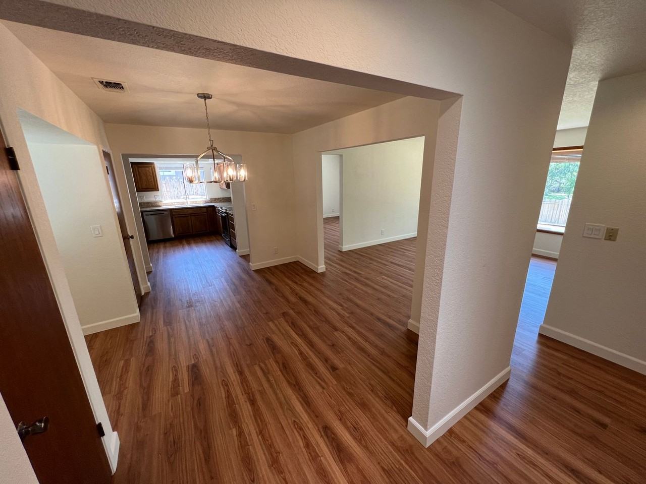 8654 Thelen Ct - Photo 3 of 22
