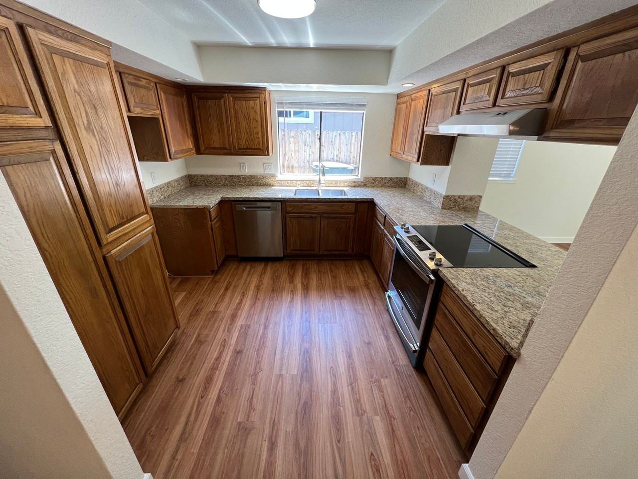 8654 Thelen Ct - Photo 5 of 22