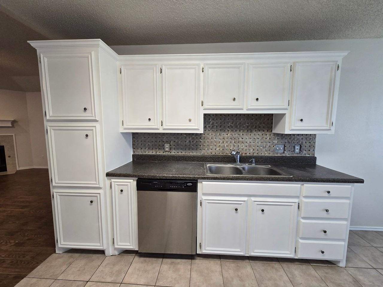 401 Justice Ave - Photo 6 of 24